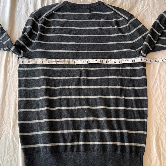 NWOT Calvin Klein Men’s Gray & White Striped Crewneck Sweater - Picture 11 of 12